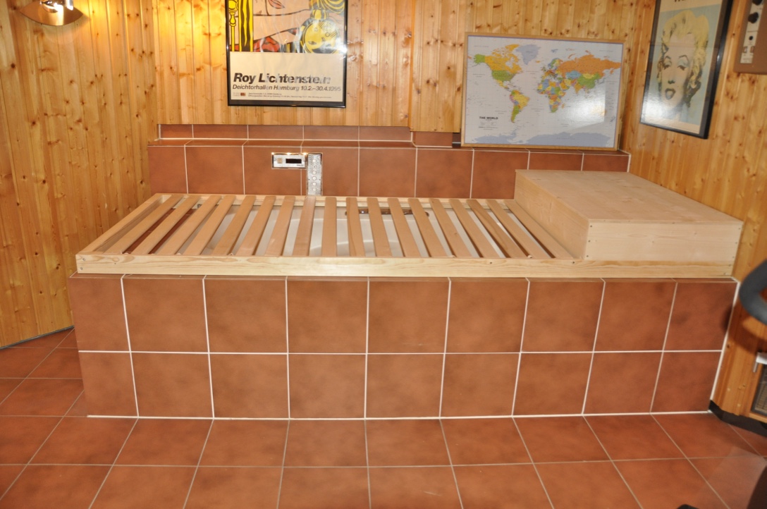 Sauna - Umgestaltung der Badewanne zur Liegefläche Sauna - Umgestaltung der Badewanne zur Liegefläche